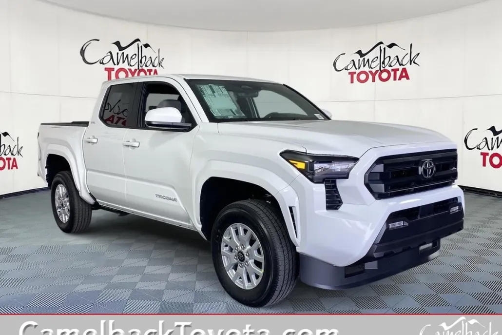2025 Toyota Tacoma SR5 photo 1