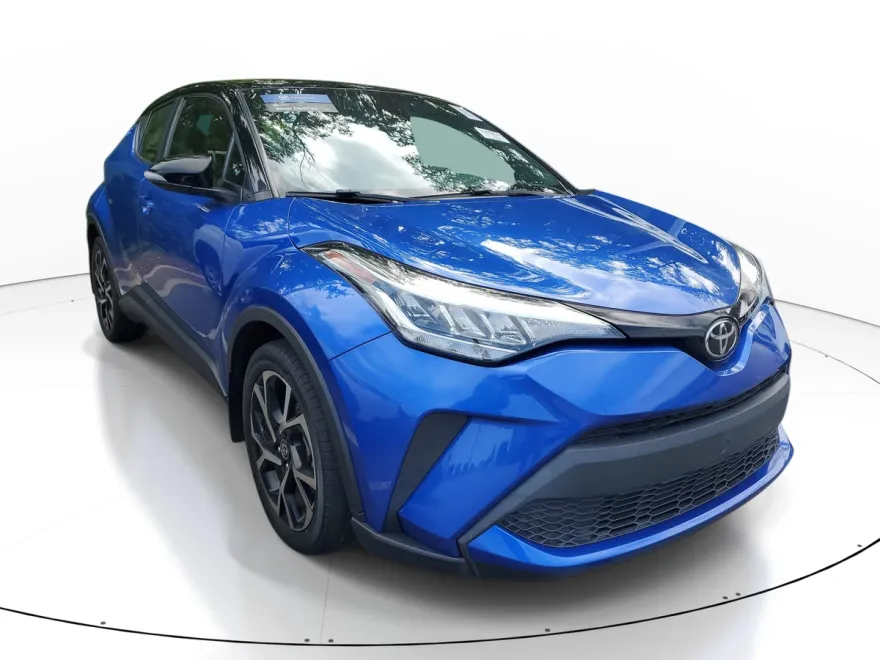 2020 Toyota C-HR XLE photo 1