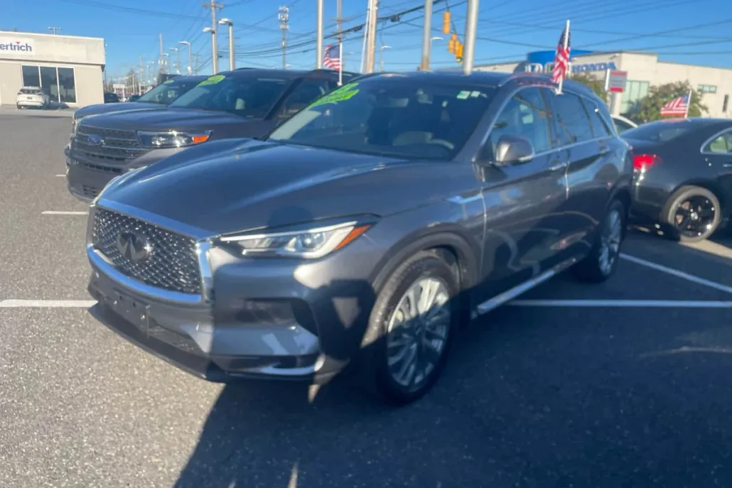 2023 Infiniti QX50 Luxe AWD photo 1