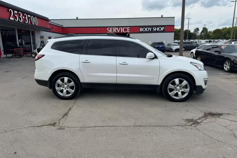 2016 Chevrolet Traverse LTZ photo 1
