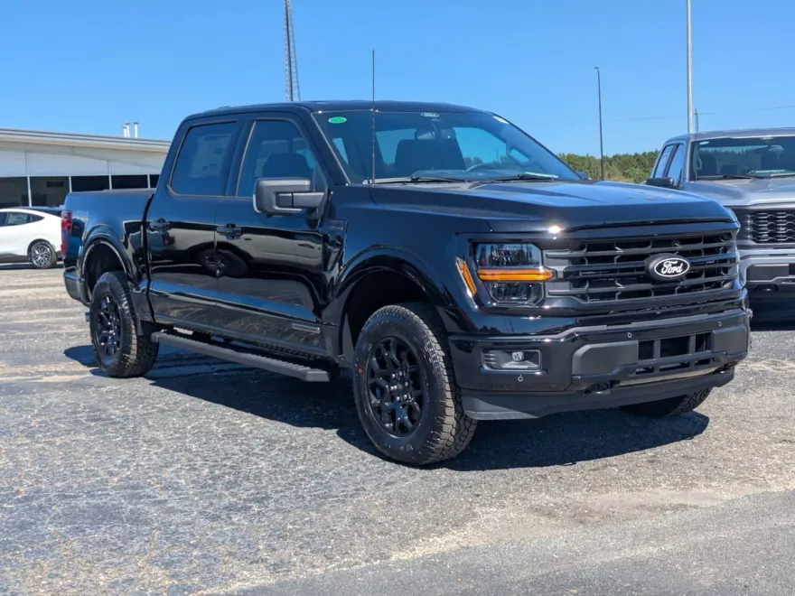 2025 Ford F-150 XLT photo 1