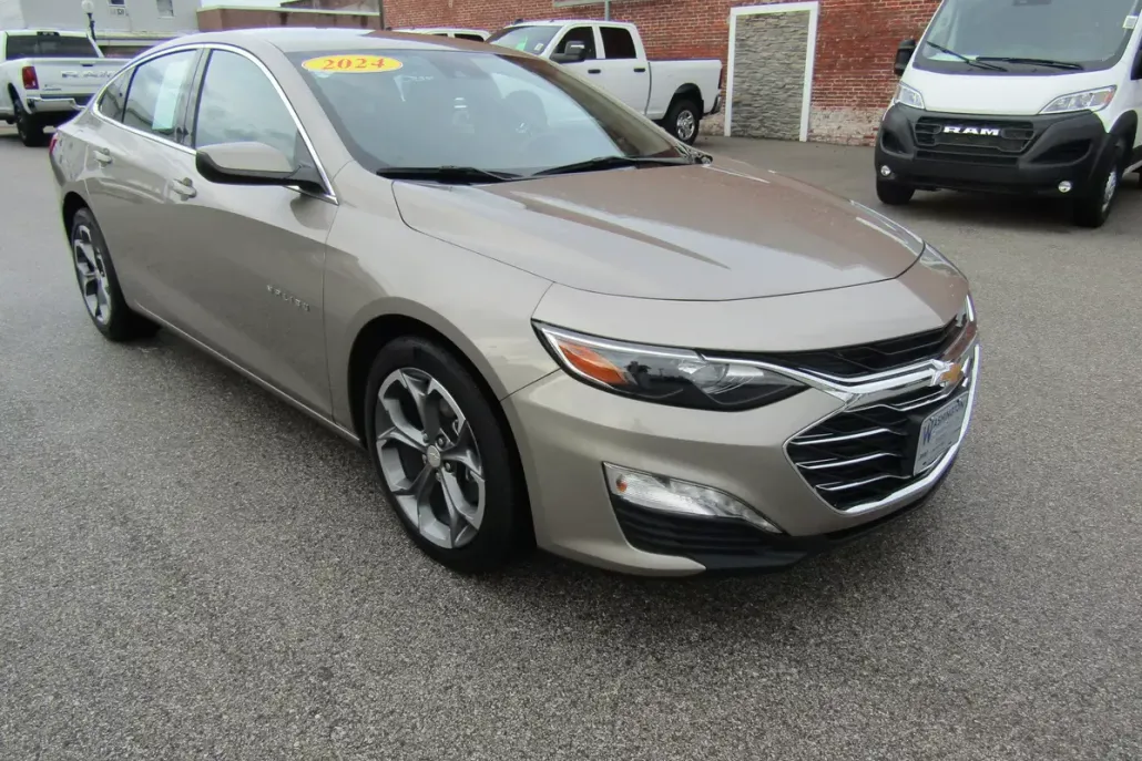 2024 Chevrolet Malibu 1LT photo 1
