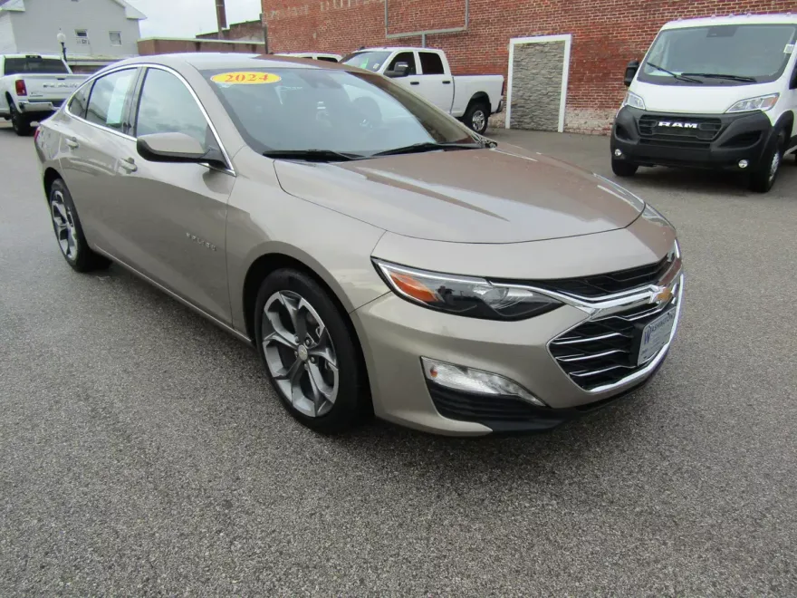 2024 Chevrolet Malibu 1LT photo 1