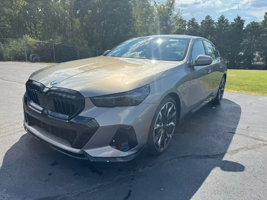 2026 Bmw 550e xDrive photo 1