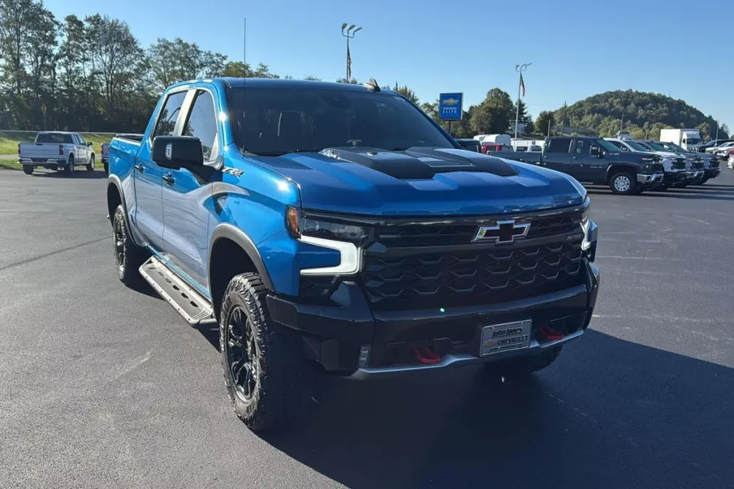 2023 Chevrolet Silverado 1500 ZR2 photo 1