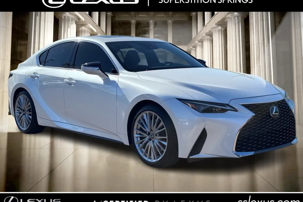 2022 Lexus IS 300 photo 1