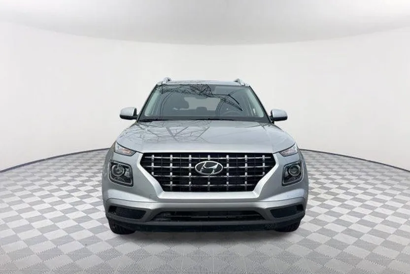2025 Hyundai Venue SEL photo 1