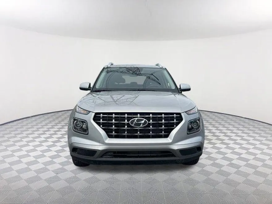 2025 Hyundai Venue SEL photo 1