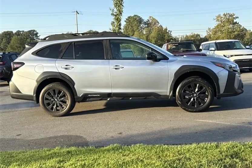 2023 Subaru Outback Onyx Edition photo 1