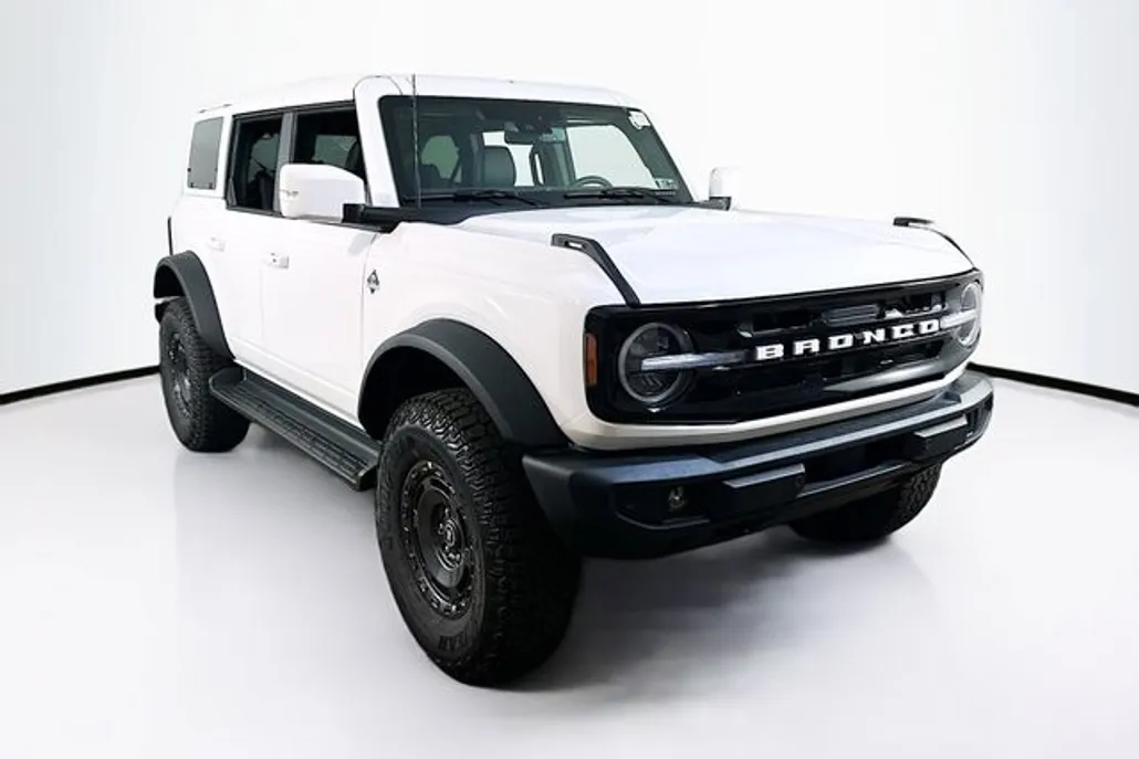 2025 Ford Bronco Outer Banks photo 1