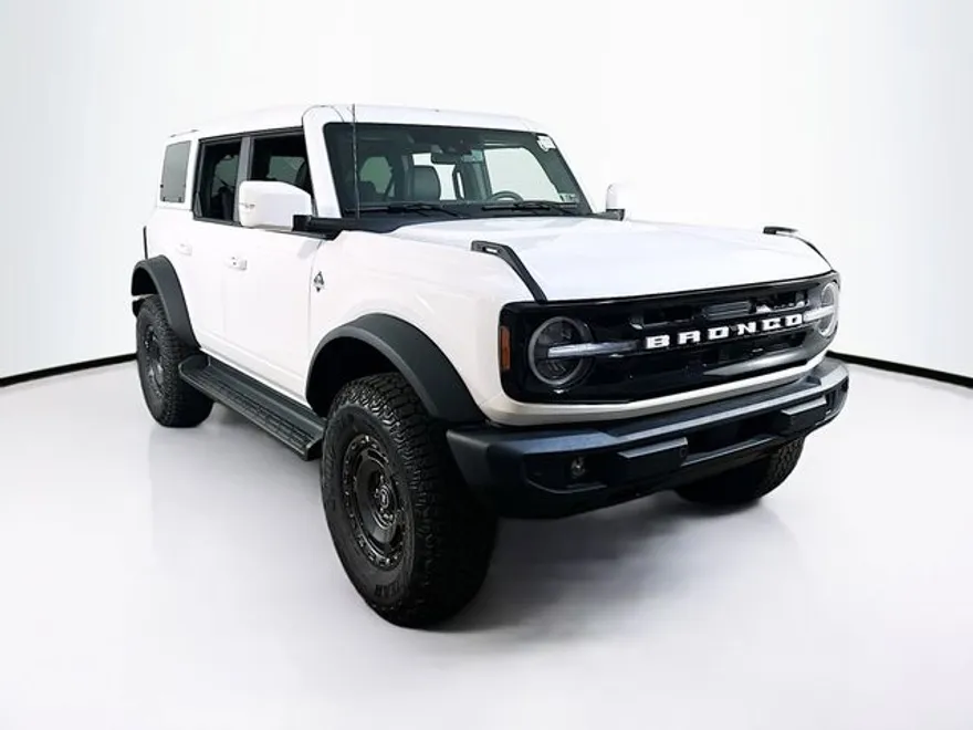 2025 Ford Bronco Outer Banks photo 1