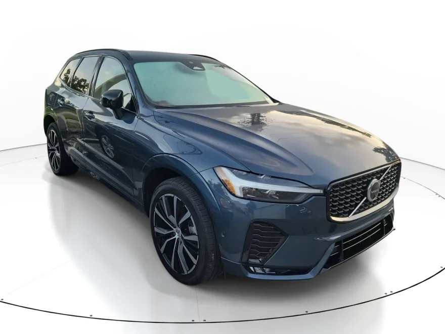 2025 Volvo XC60 B5 Plus photo 1