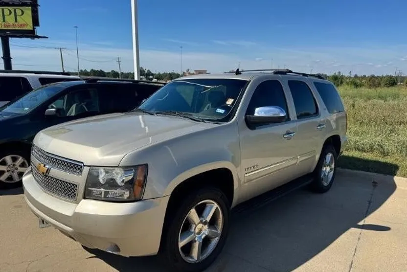 2013 Chevrolet Tahoe LTZ photo 1