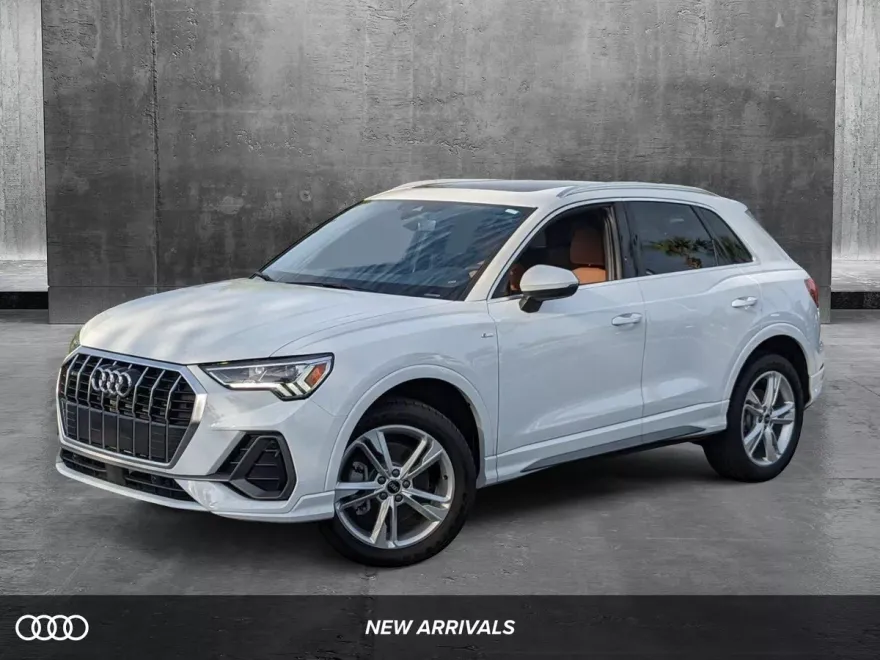 2024 Audi Q3 S line Premium Plus photo 1