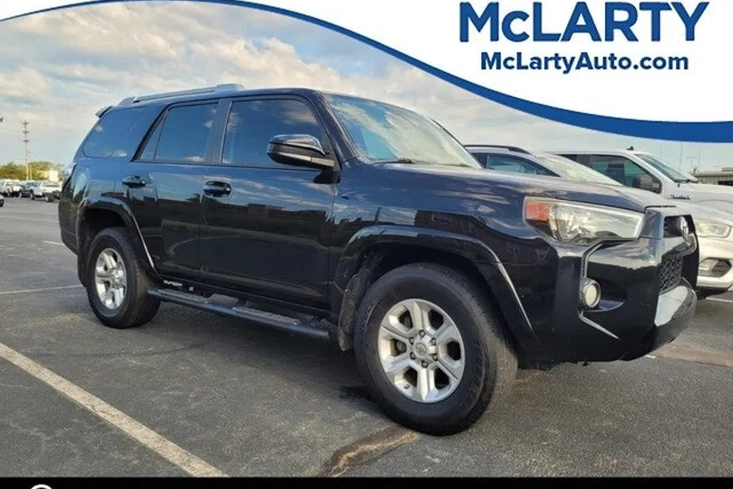 2018 Toyota 4Runner SR5 photo 1