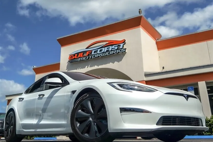 2021 Tesla Model S Plaid photo 1