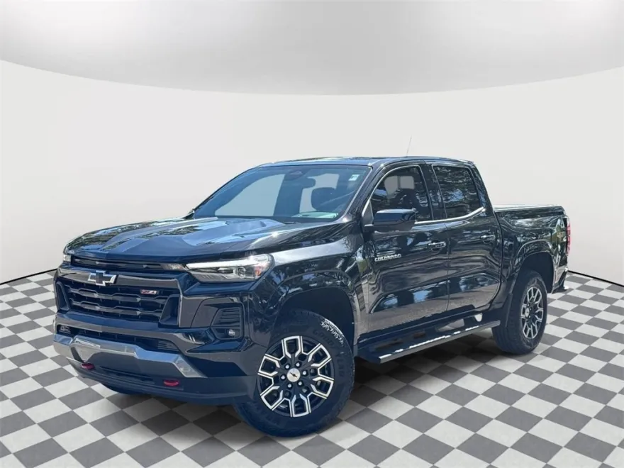 2023 Chevrolet Colorado Z71 photo 1