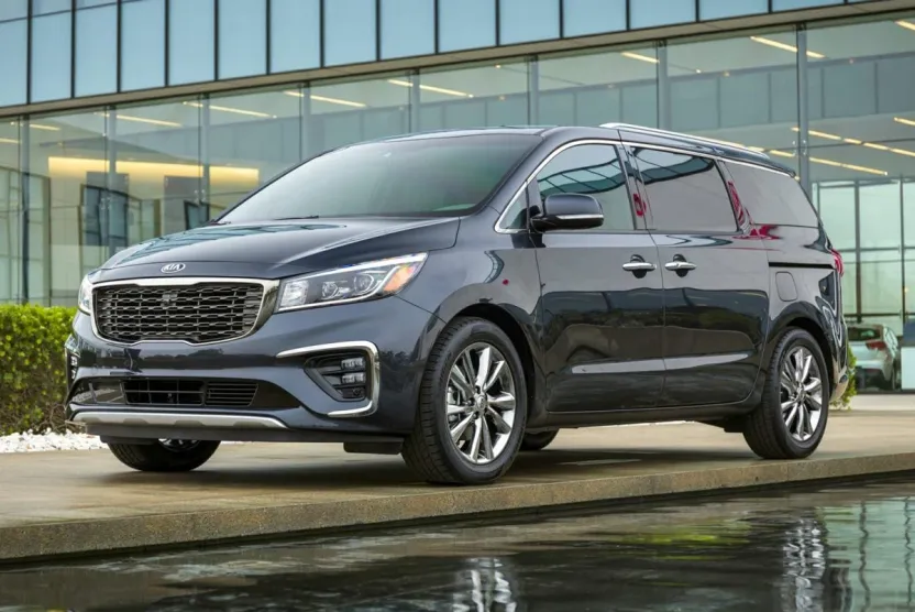 2019 Kia Sedona LX photo 1