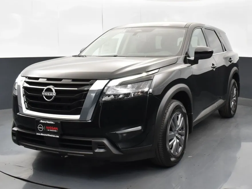2025 Nissan Pathfinder S photo 1