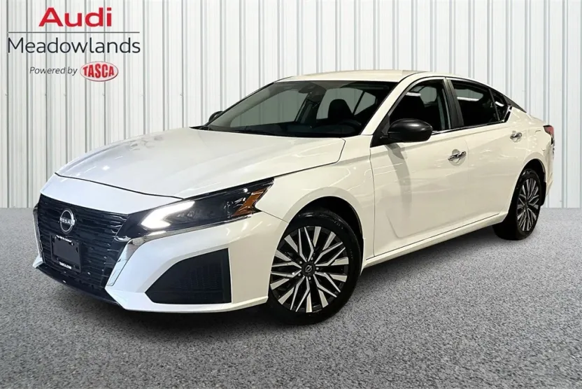 2024 Nissan Altima 2.5 SV photo 1