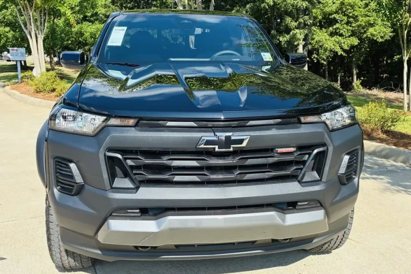 2026 Chevrolet Colorado Trail Boss photo 1