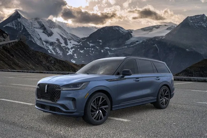 2025 Lincoln Aviator Black Label photo 1