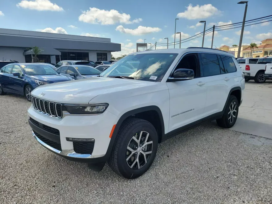 2025 Jeep Grand Cherokee Limited photo 1
