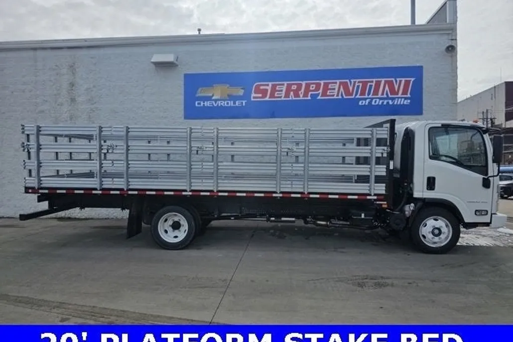 2025 Chevrolet Silverado photo 1
