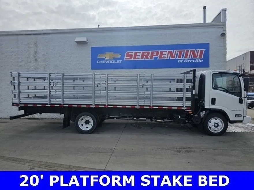 2025 Chevrolet Silverado photo 1