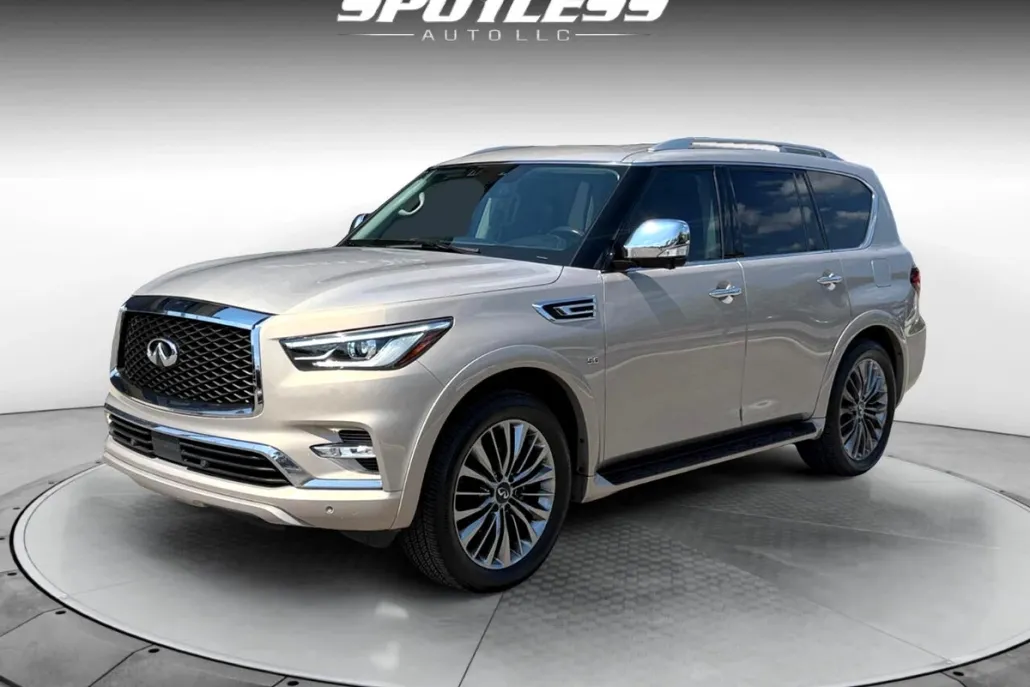 2019 Infiniti QX80 Luxe photo 1