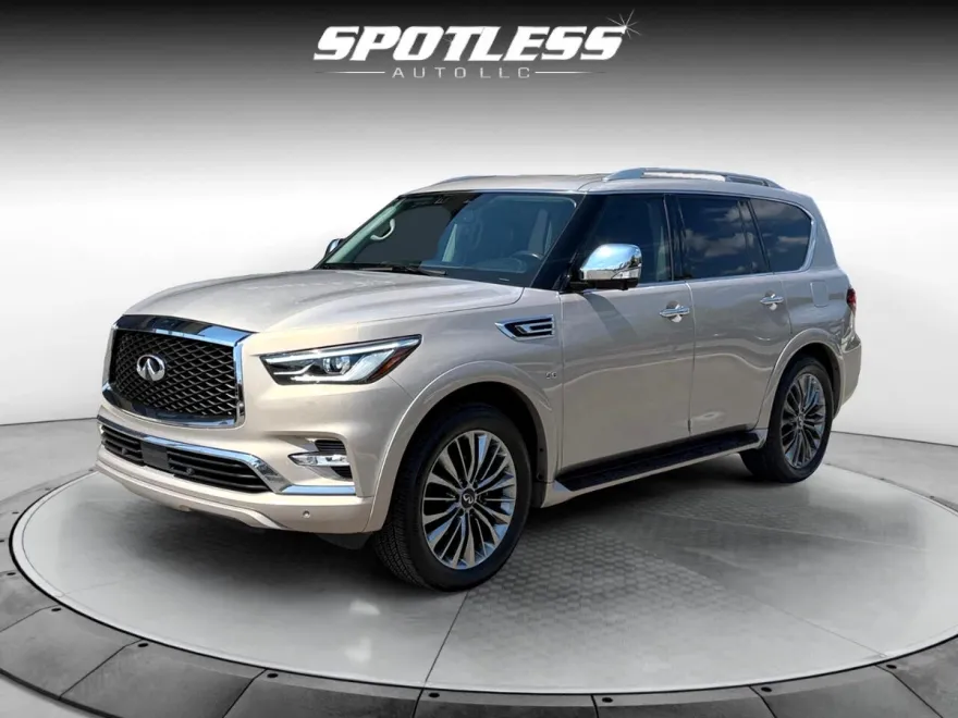 2019 Infiniti QX80 Luxe photo 1