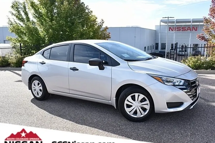 2025 Nissan Versa 1.6 S photo 1