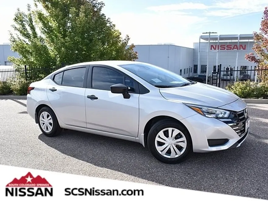 2025 Nissan Versa 1.6 S photo 1