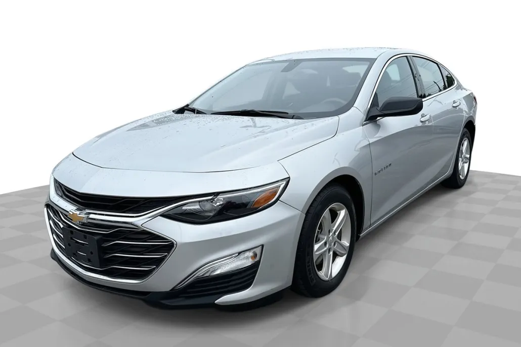2022 Chevrolet Malibu LS photo 1