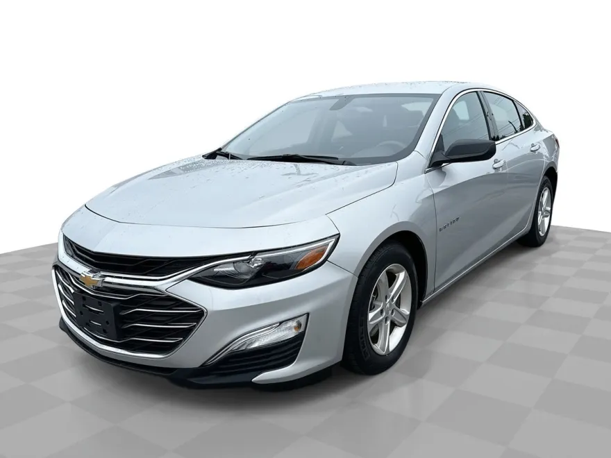 2022 Chevrolet Malibu LS photo 1