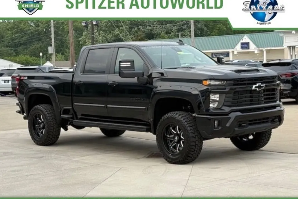 2025 Chevrolet Silverado 2500HD LT photo 1