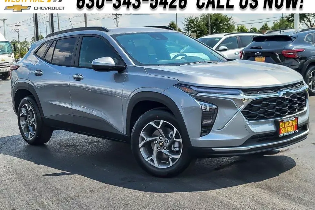 2025 Chevrolet Trax LT photo 1