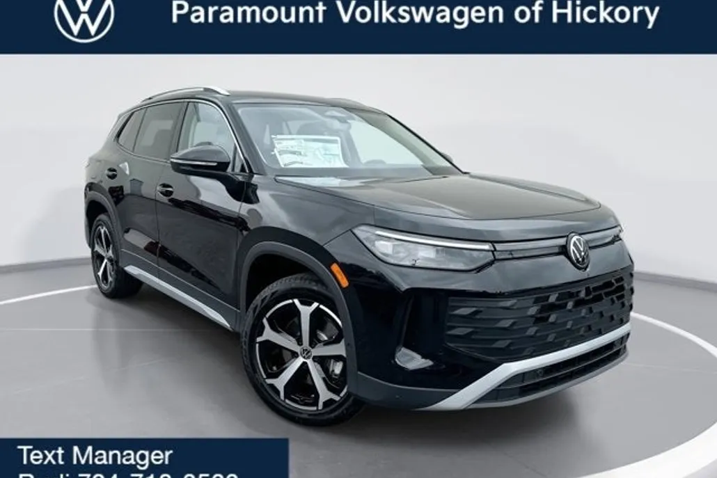 2025 Volkswagen Tiguan SE photo 1