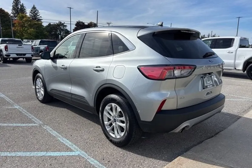 2022 Ford Escape SE photo 1