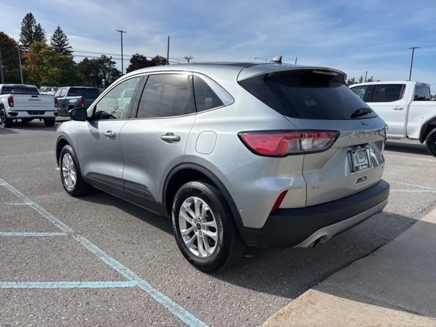 2022 Ford Escape SE photo 1