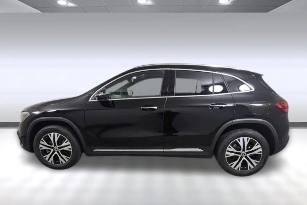 2025 Mercedes Benz GLA 250 4MATIC photo 1