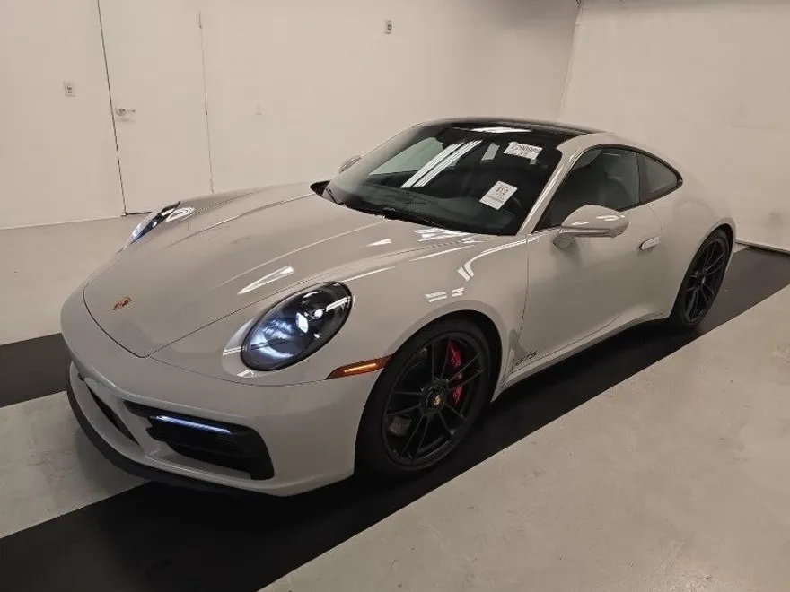 2024 Porsche 911 GTS photo 1