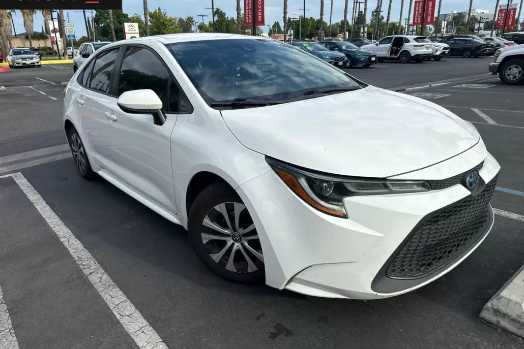 2022 Toyota Corolla Hybrid LE photo 1
