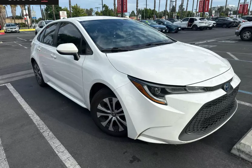 2022 Toyota Corolla Hybrid LE photo 1