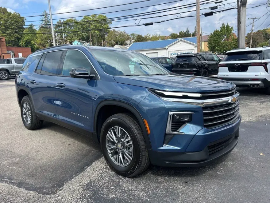 2026 Chevrolet Traverse photo 1