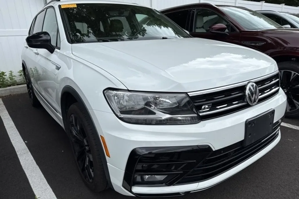 2021 Volkswagen Tiguan SE R-Line photo 1