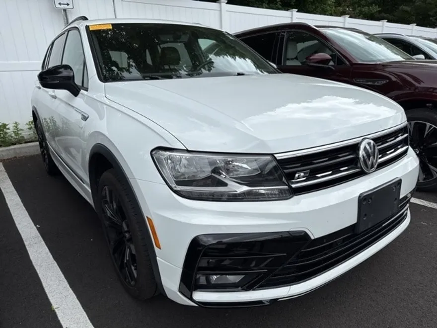 2021 Volkswagen Tiguan SE R-Line photo 1