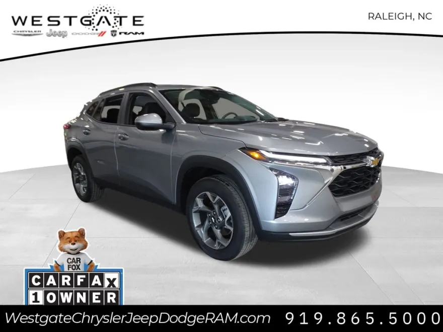 2024 Chevrolet Trax LT photo 1
