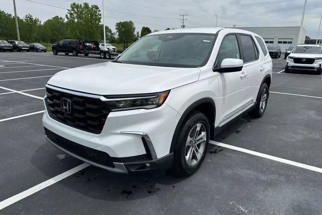 2025 Honda Pilot EX-L photo 1