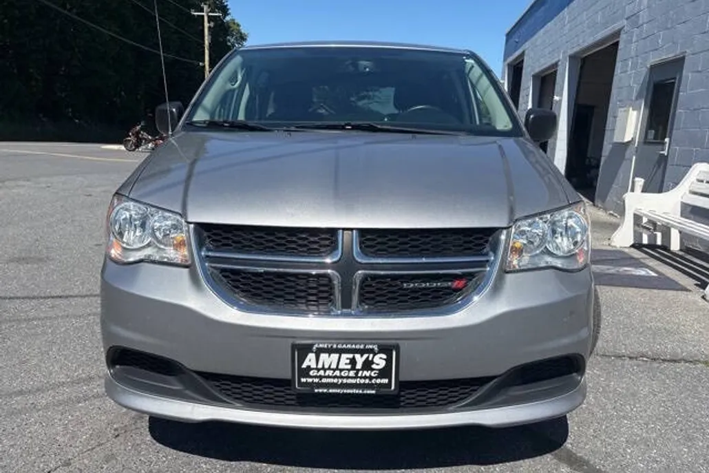 2016 Dodge Grand Caravan SE photo 1